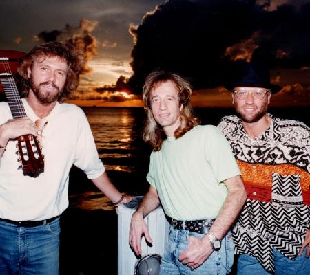 bee-gees-04_450x400